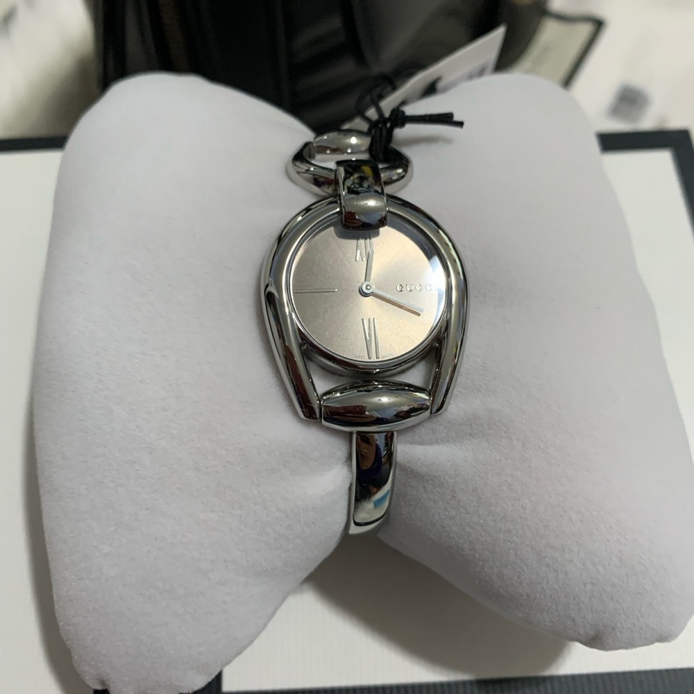 Brandnew AuthenticGucci Horsebit silver hardware watch